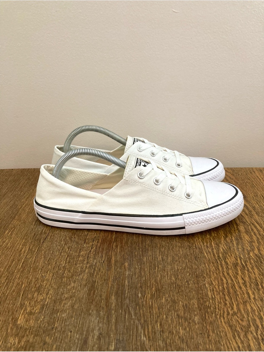 Converse CTAS Coral Ox Low Top Sneaker Women’s Size 10 White